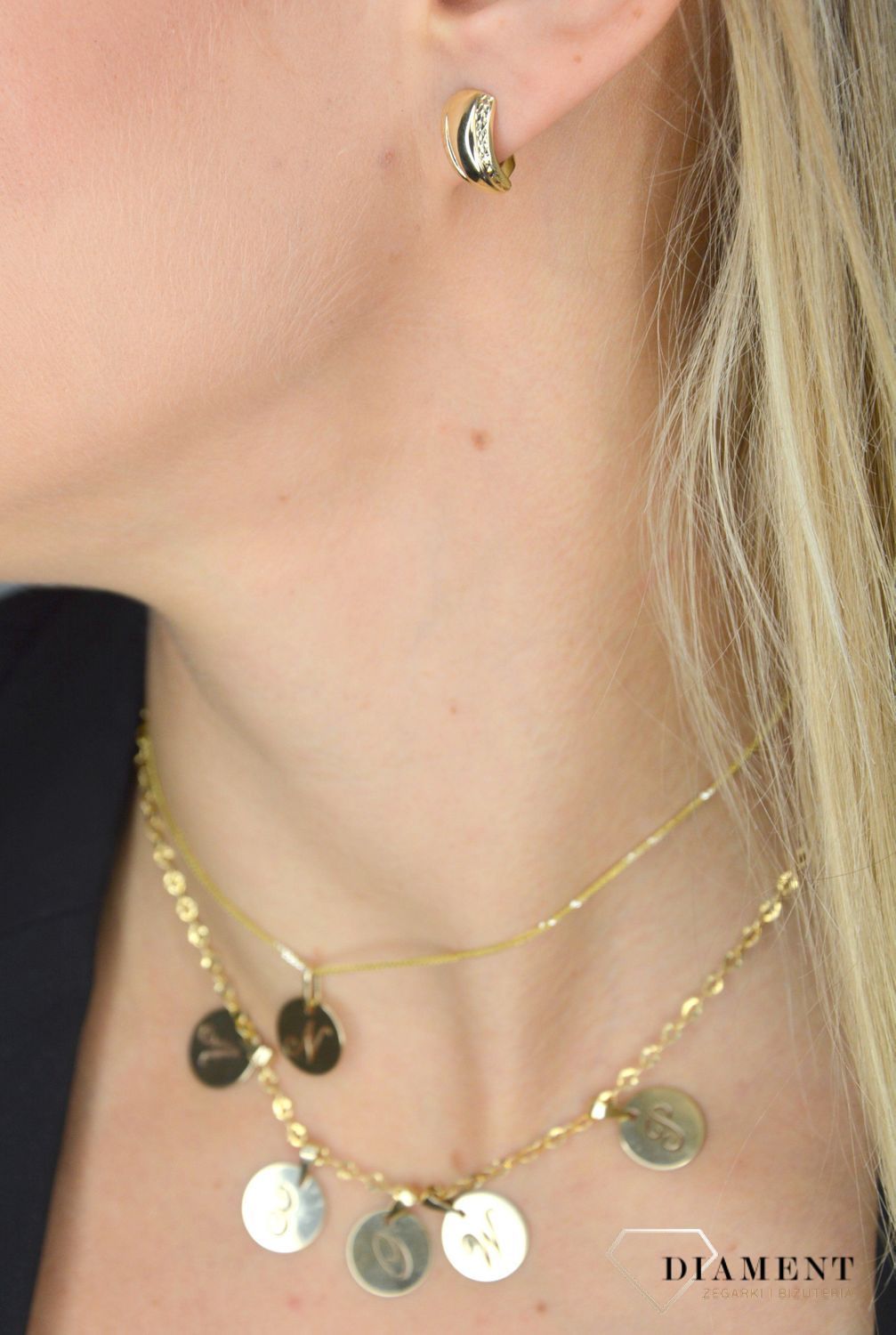 Zawieszka okrągła z wyciętą literką A.jpg